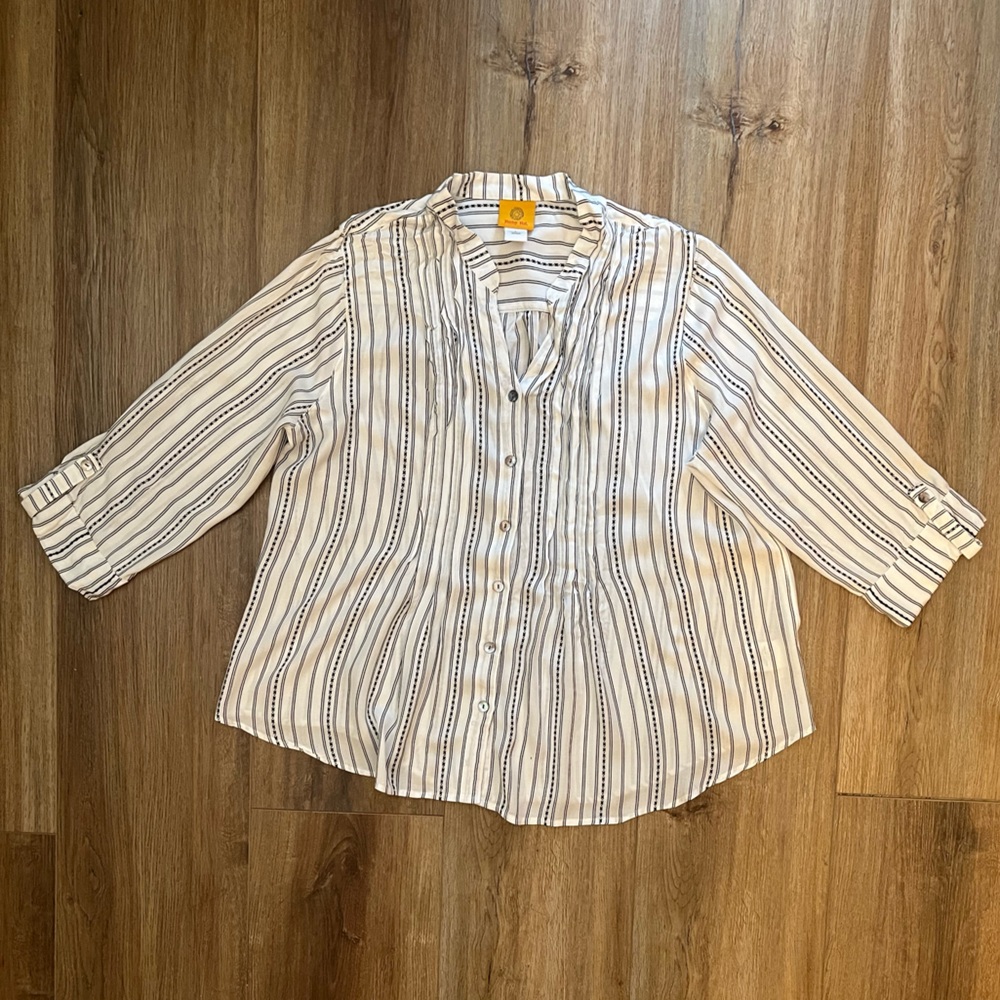 White/ Black Stripe Ruby Road Linen ¾ Sleeve Shirt